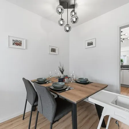 Stilvolle Im Historischen Zentrum Fuer 6 Personen Und Parkplatz Appartement