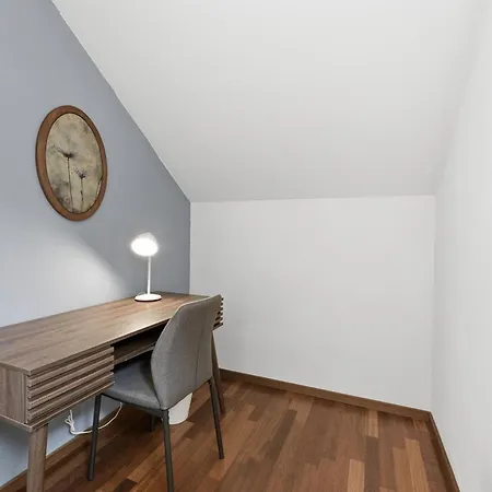Stilvolle Im Historischen Zentrum Fuer 6 Personen Und Parkplatz *
